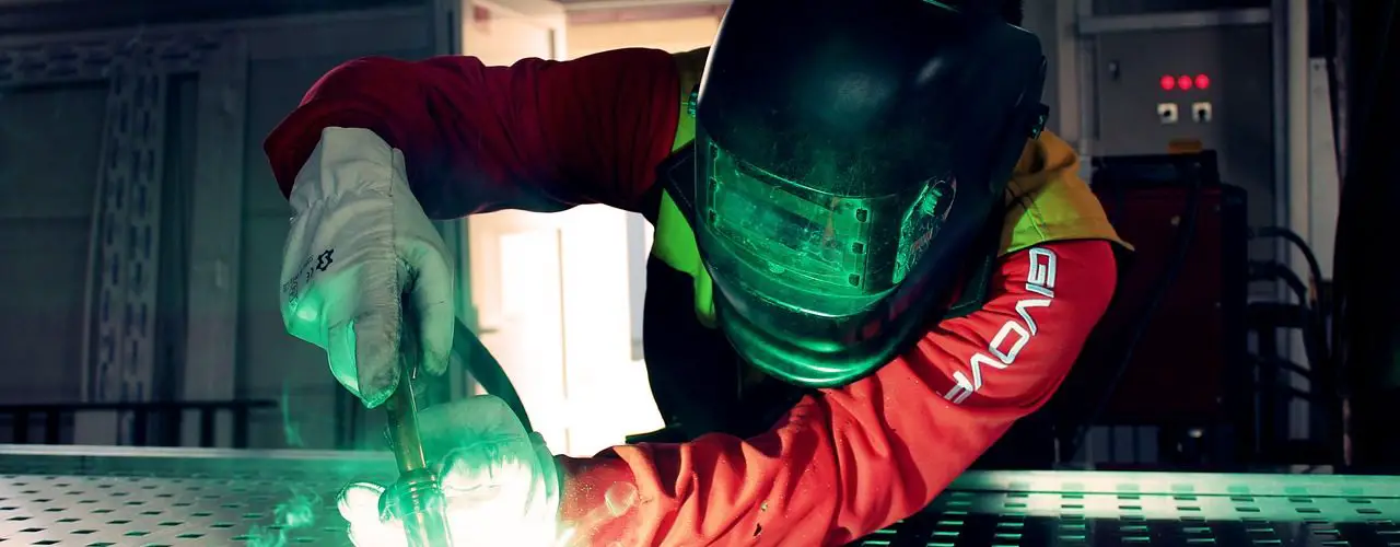 Does JB Weld Work on Stainless Steel